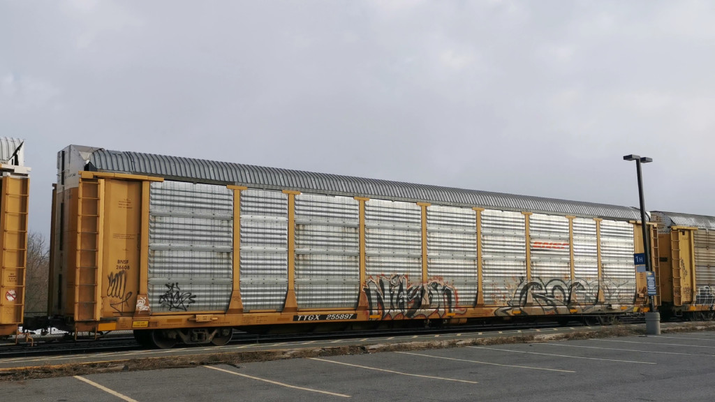 BNSF 26608 (Body) TTGX 255897 (Flat)